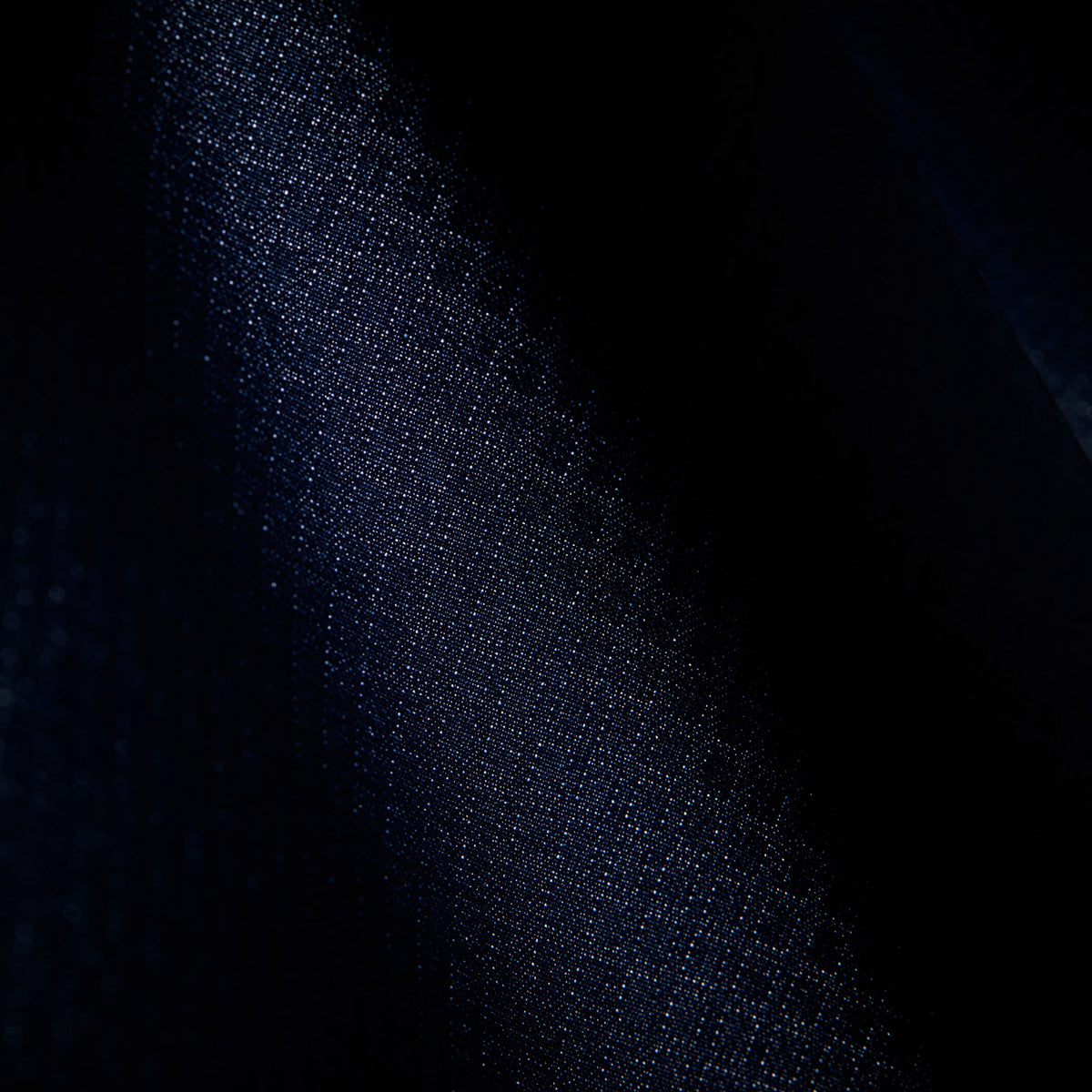 Ezmar-Light-Kortaermet-Blaa-Geoff-Anderson-Closeup-12.jpg
