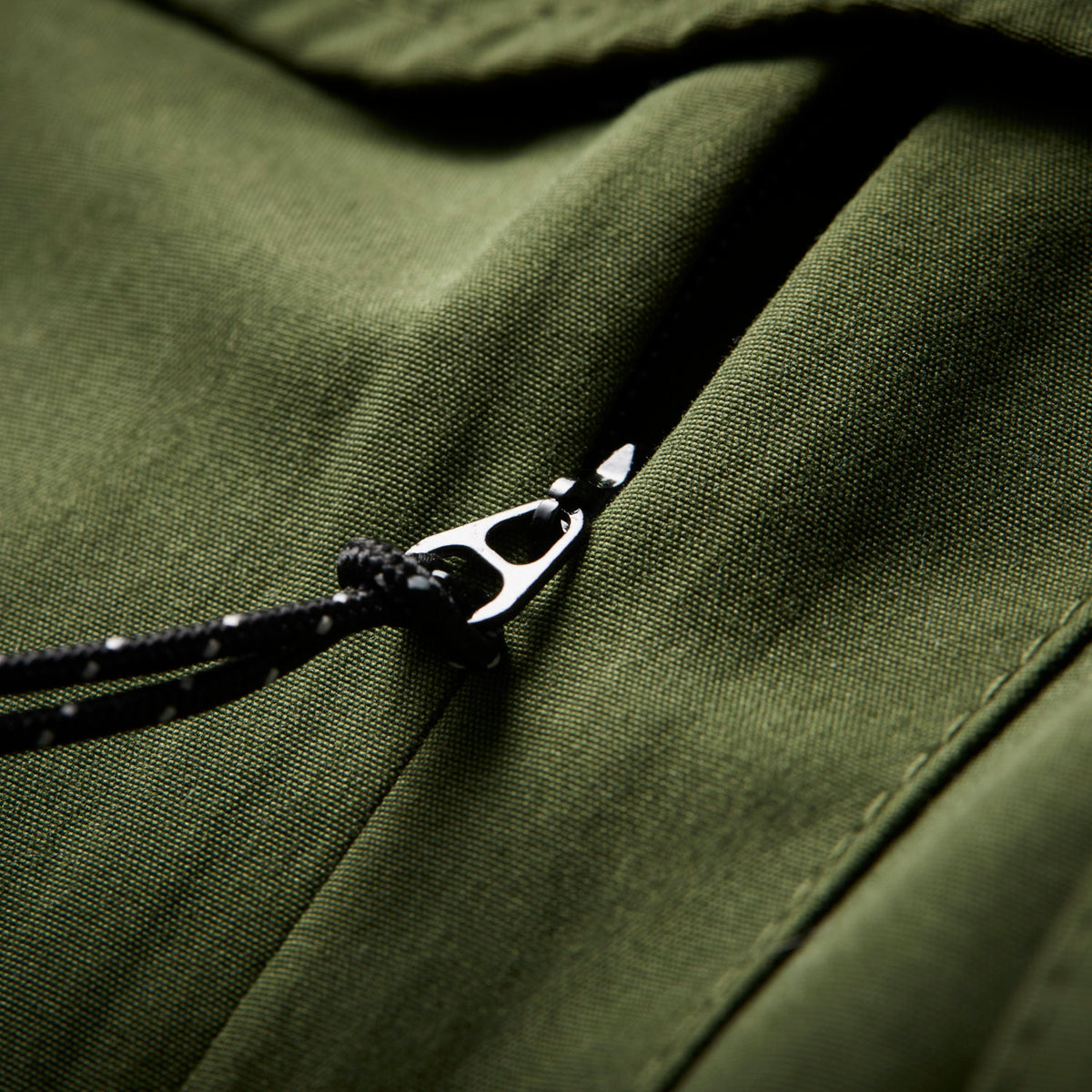 Ezmar-Midweight-Soft-Groen-Geoff-Anderson-Closeup-4.jpg