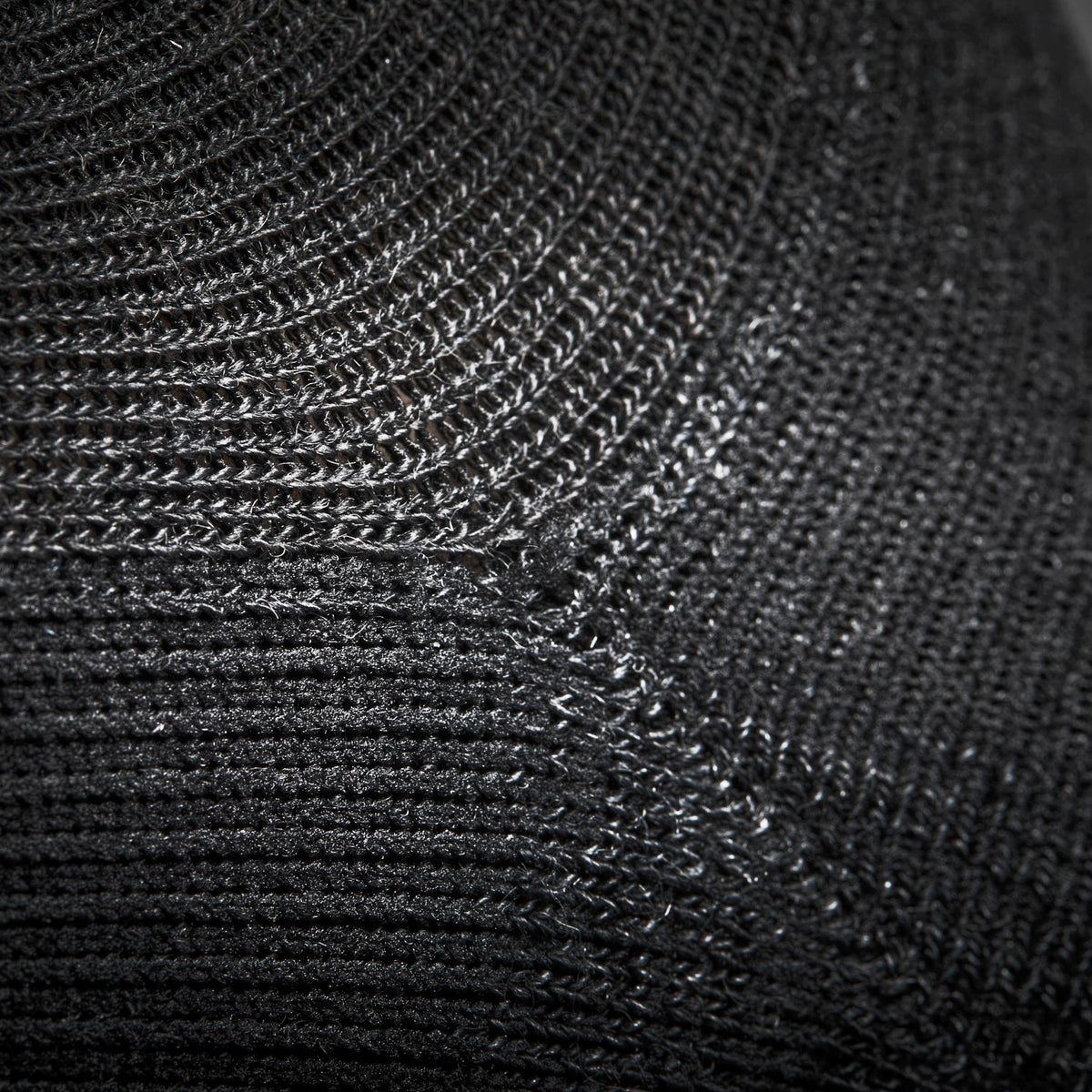 wizwool-merino-sokker-MidWeight-geoff-anderson-closeup-4.jpg
